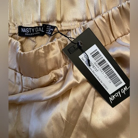 MATCHING PYJAMA SET 🥂 - Picture 4 of 5